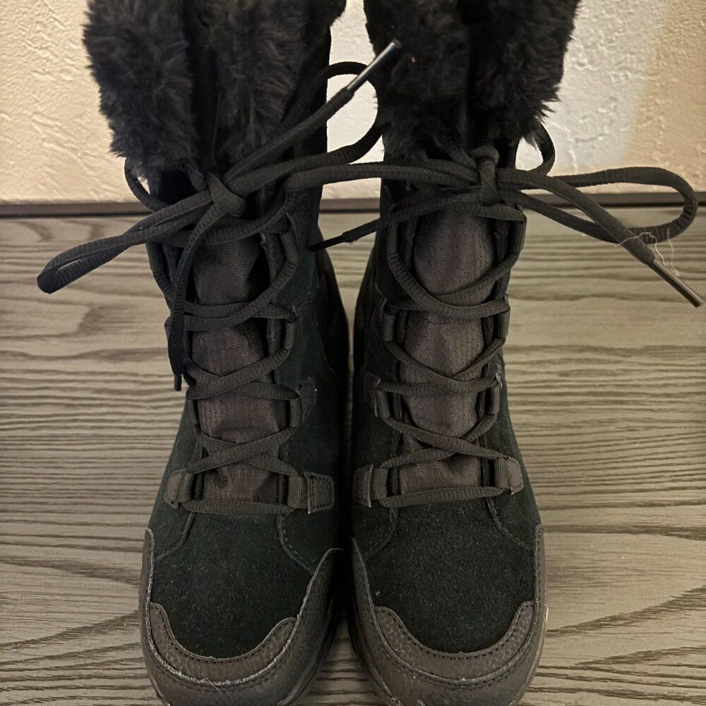 NEW! Columbia women' Ice Maiden II Snow Boot, Black/Columbia Grey, 7.5 US - 1152